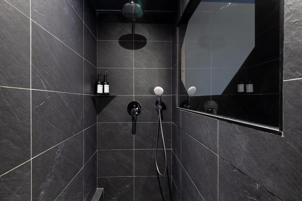 Galaxy La Tete Dans Les Etoiles Apartment Riom Exterior photo